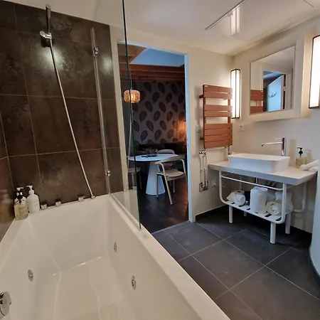 Domaine De L'epau Eco-resort Lodge Yvré-lʼÉvêque