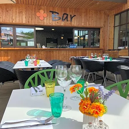 Domaine De L'epau Eco-resort Alojamento de Turismo Selvagem Yvré-lʼÉvêque